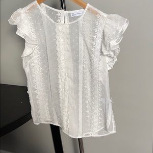 Flutter-sleeve, sheer top